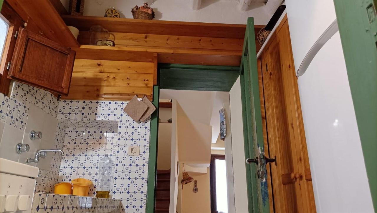Отель Casa Bomboniera Эриче Экстерьер фото